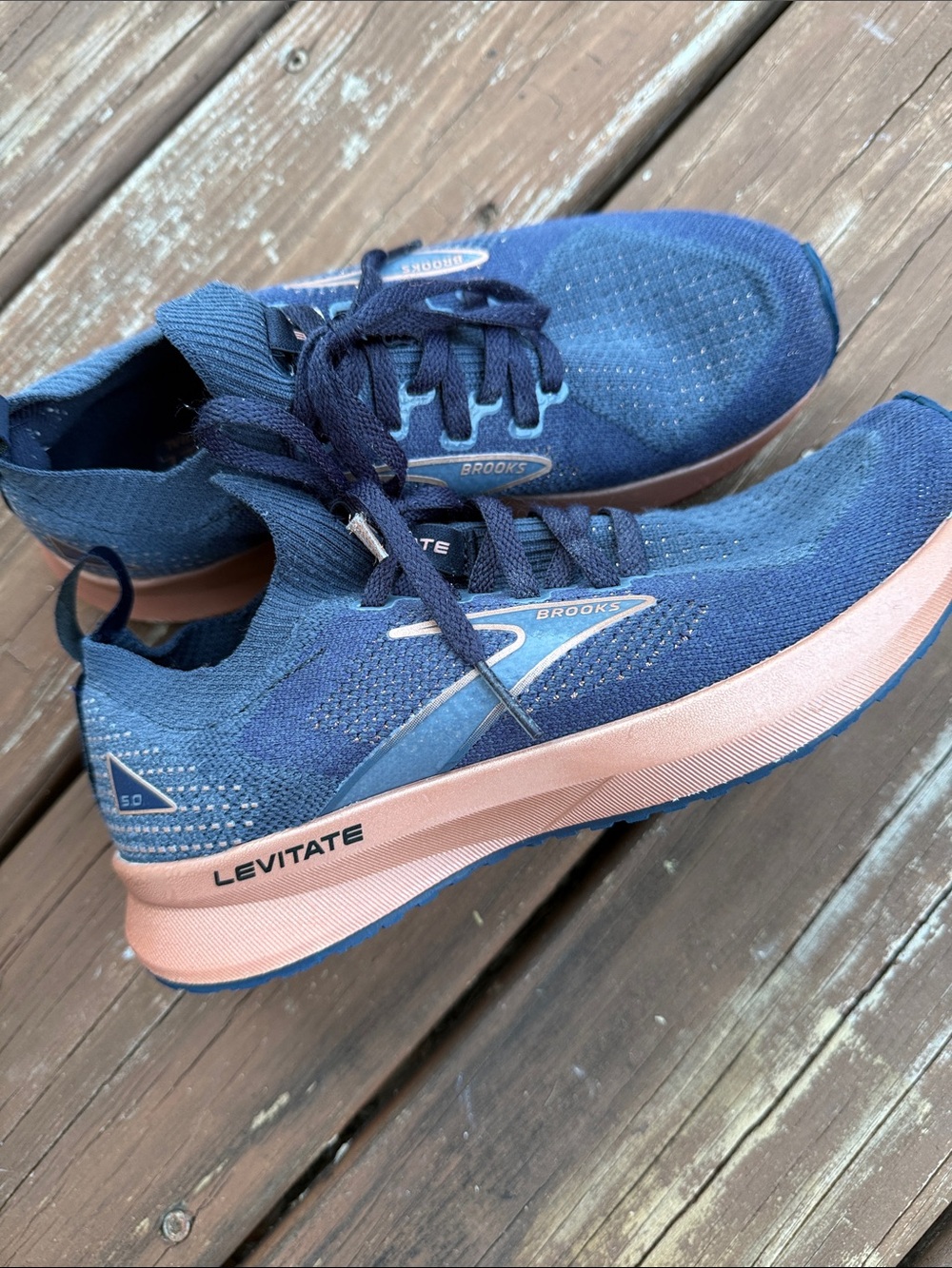 Brooks Women’s Levitate Stealthfast 5 Dark Blue & Copper Size 6 New Without Box